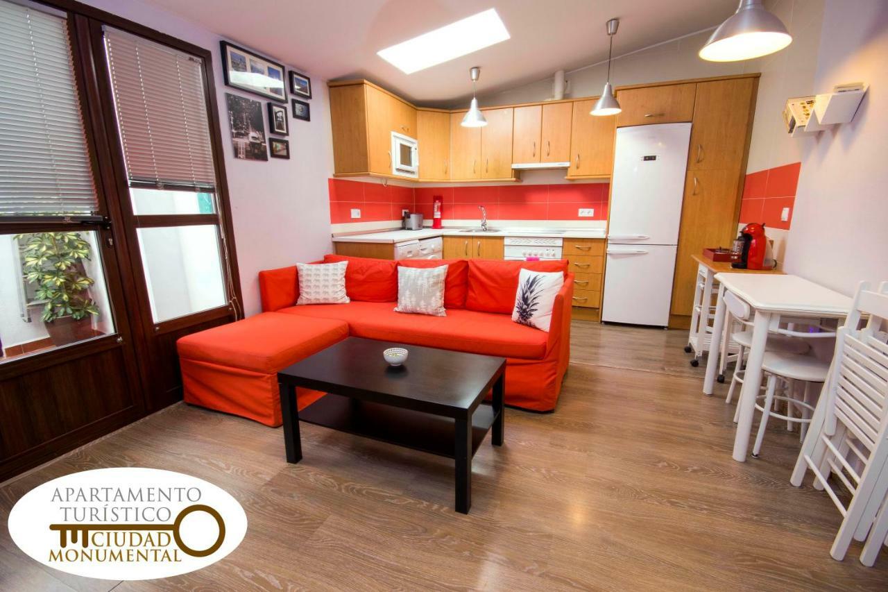 Apartamento Ciudad Monumental Caces Esterno foto