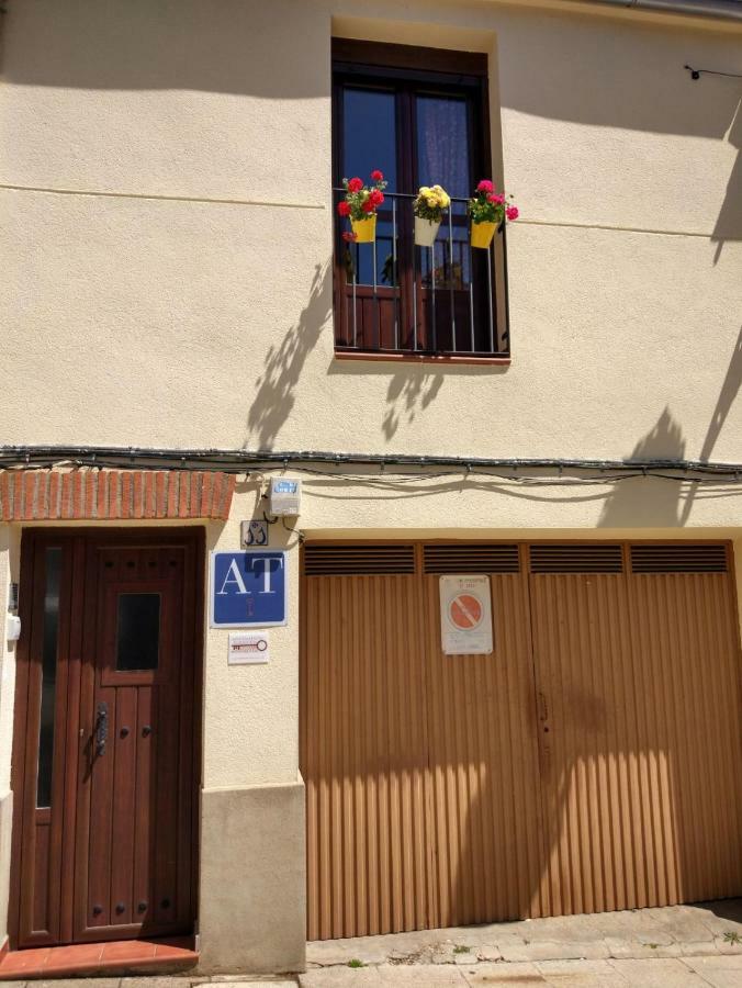 Apartamento Ciudad Monumental Caces Esterno foto